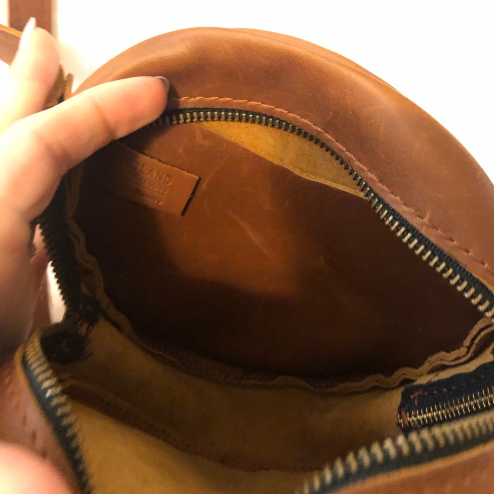Portland leather company circle crossbody bag tan EUC 580 - Picture 2 of 5